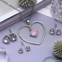 Гарнитур 4 предмета: серьги (3 пары), кулон «Сердце»