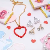 Гарнитур 5 предметов: 4 пары пуссет, кулон «Сердце». Новый