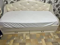 Кровать