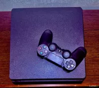 Продам PS4 на 1тб памяти