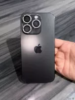 Продаю свой iPhone 15 Pro в черном цвете, титановом корупусе