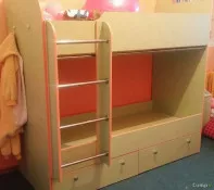 Продам двухярусную детскую кровать