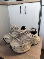 Кроссовки женские