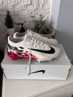 Бутсы Nike