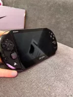 PS Vita PCH-2000 (Slim)