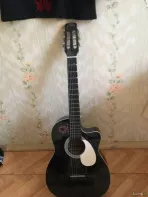 Акустическая гитара