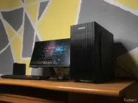 Игровой компьютер идеальное состояние с монитором