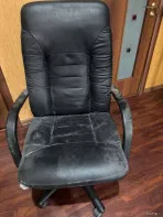 Стул офисный кожаный