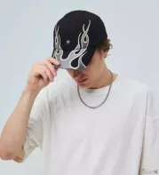 Gap Flame by Balenciaga с пламенем и фирменным лог